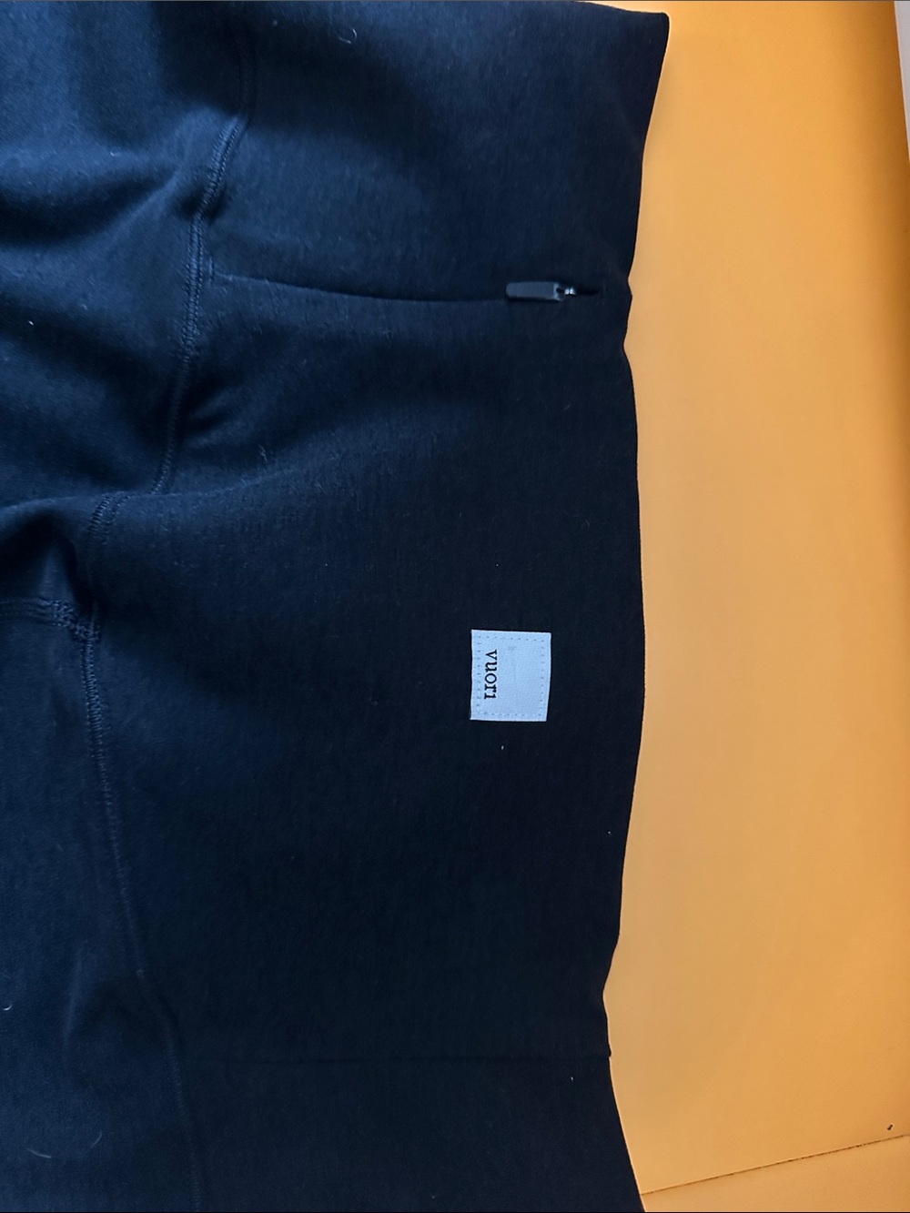 Vuori Set: top & leggings bundle - Picture 3 of 5